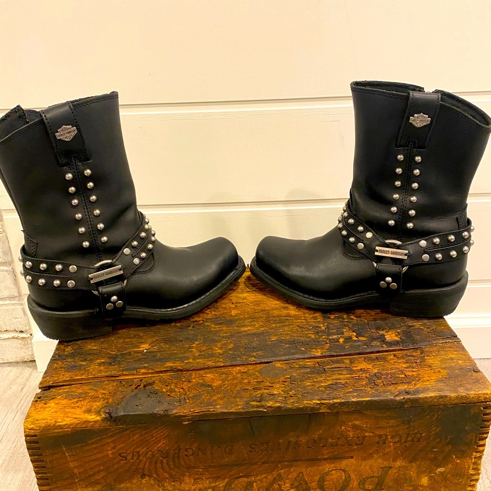 Harley-Davidson® Women's Linnea. Black Leather Motorcycle Boots. Size 8 1/2